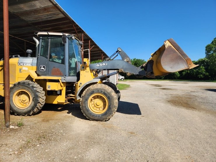 2008-deere-444j-image-32