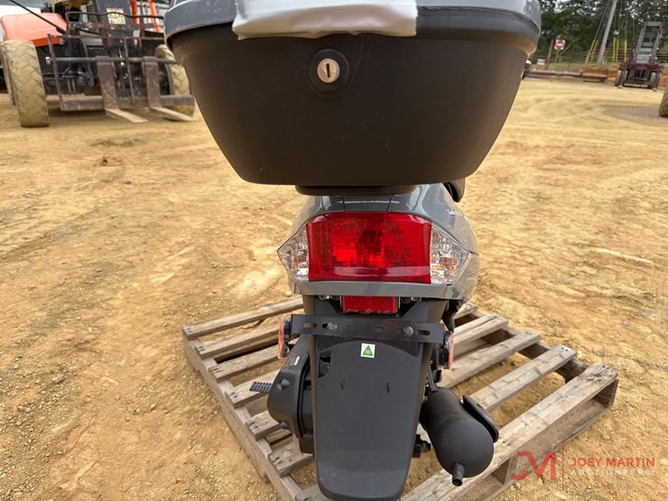 unused-2025-express-gator-50-s3-scooter-image-8