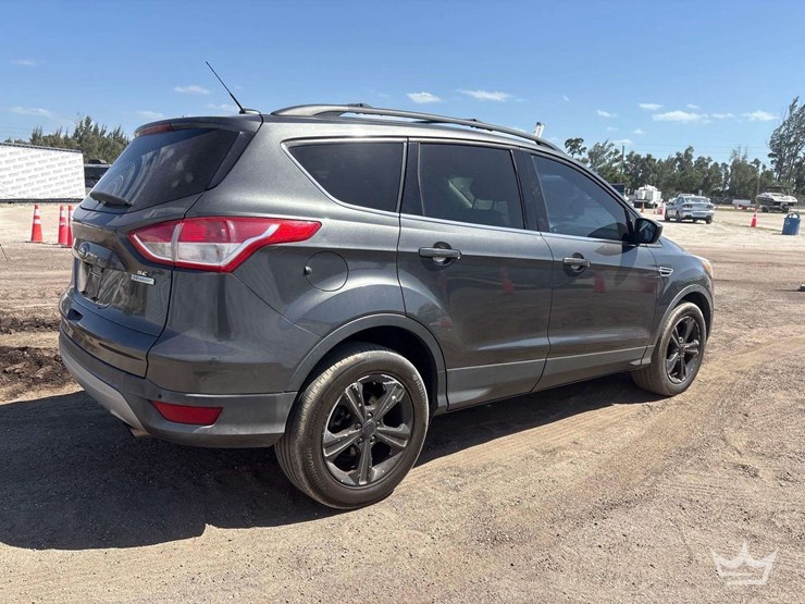 2016-ford-escape-se-image-3
