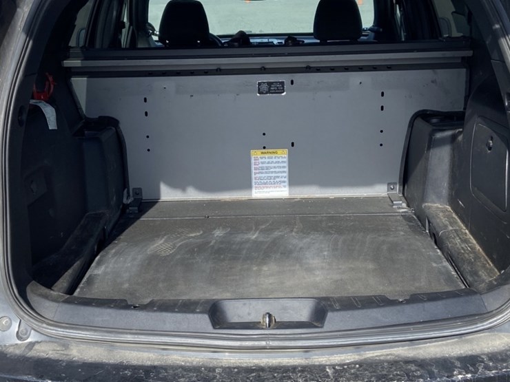 2017-ford-explorer-image-28