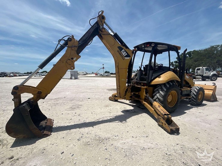 2014-caterpillar-420f-image-41