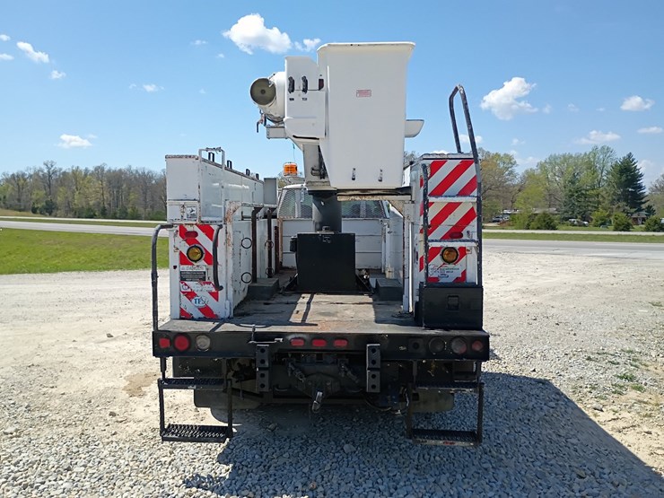 #24215-•-1999-gmc-c7500-bucket-truck-image-7