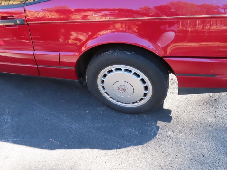 1992-cadillac-allante-convertible-image-9