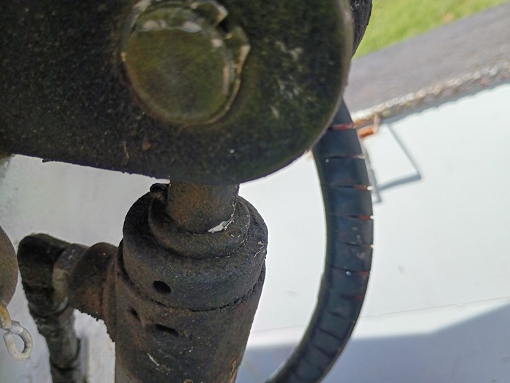 #24215-•-1999-gmc-c7500-bucket-truck-image-115