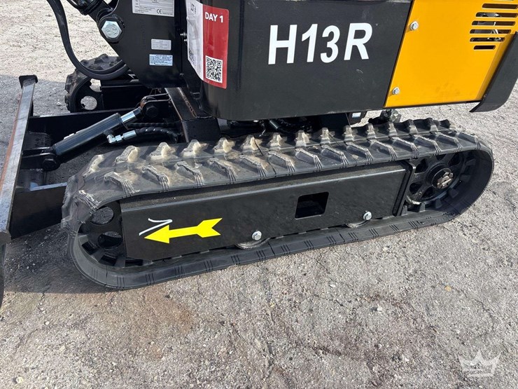 2026-cfg-industrial-h13r-mini-excavator-image-10