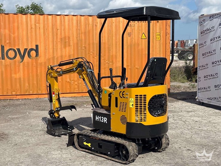 2026-cfg-industrial-h13r-mini-excavator-image-4