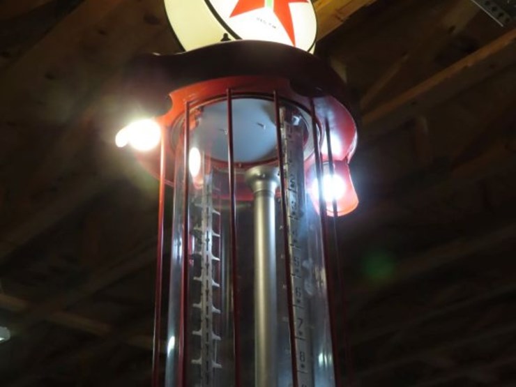 wayne-upright-visible-10-gallon-gas-pump-with-texaco-globe-image-8
