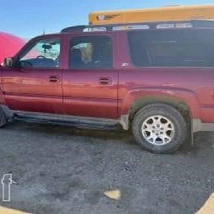 2004 CHEVROLET SUBURBAN
