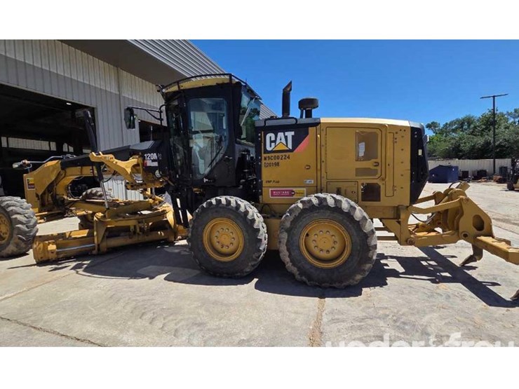 2012-caterpillar-120m2-image-1