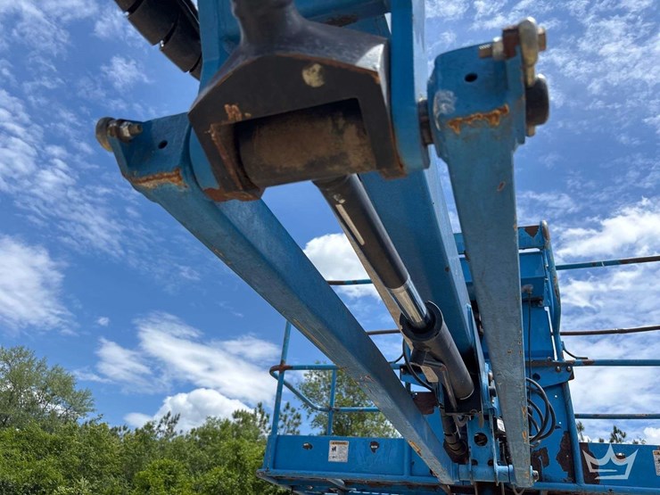 2013-genie-z-80-80ft-4x4-articulating-boom-lift-image-15