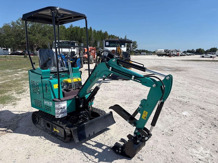 2026-cfg-industrial-h16r-mini-excavator-image-2