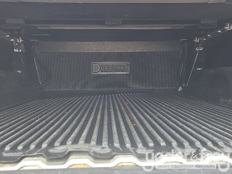 2022-chevrolet-1500-image-14