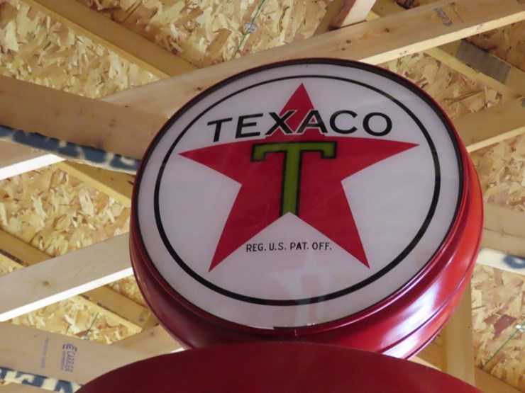 wayne-upright-visible-10-gallon-gas-pump-with-texaco-globe-image-6
