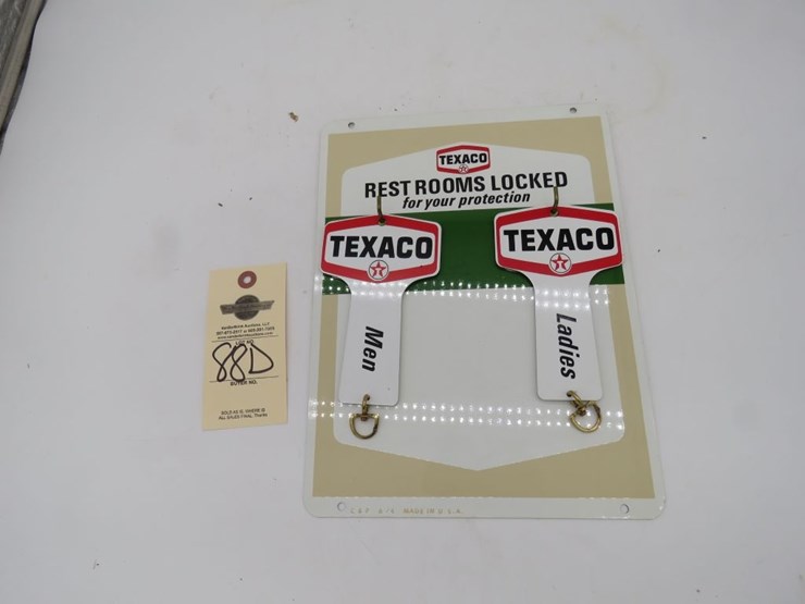 nos-texaco-bathroom-key-plaquard-image-1