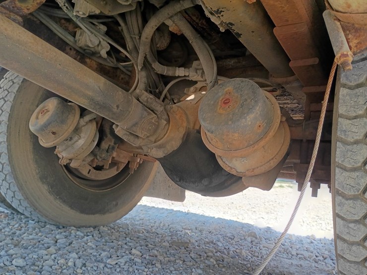 #24215-•-1999-gmc-c7500-bucket-truck-image-130