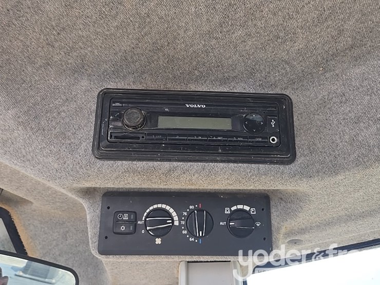 2017-volvo-l220h-image-57