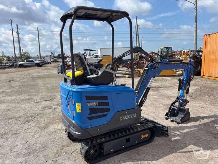 2026-cfg-industrial-dm20ym-mini-excavator-image-3