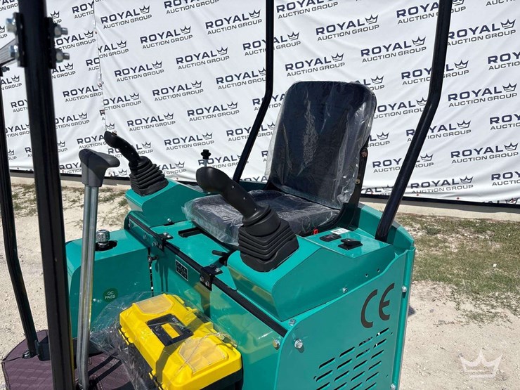 2026-cfg-industrial-h16r-mini-excavator-image-10