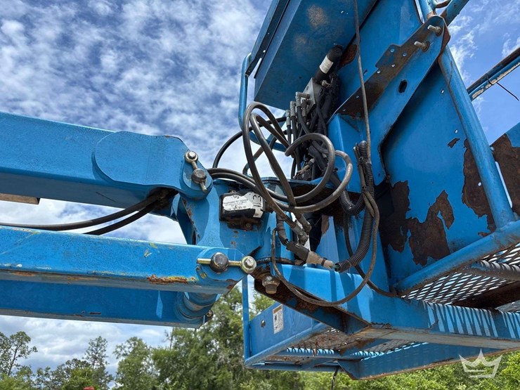 2013-genie-z-80-80ft-4x4-articulating-boom-lift-image-19