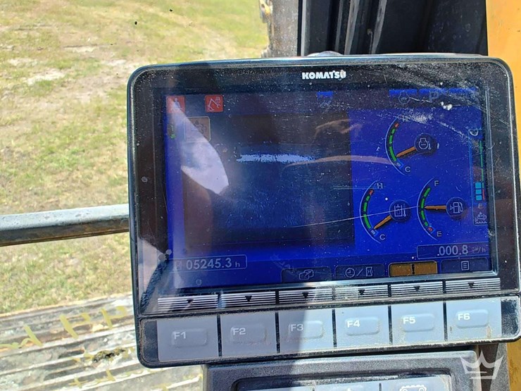 2016-komatsu-pc360-lc-11-image-23