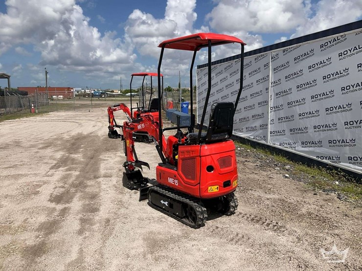 2025-me15-mini-excavator-image-4
