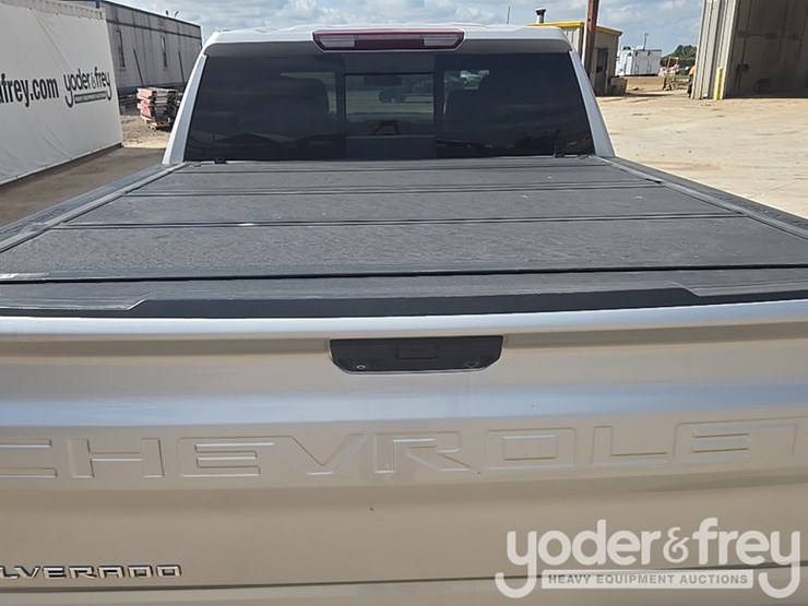 2022-chevrolet-1500-image-15