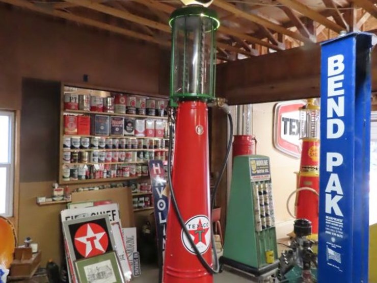 g&b-upright-visible-10-gallon-gas-pump-with-milk-glass-sky-chief-globe-image-5