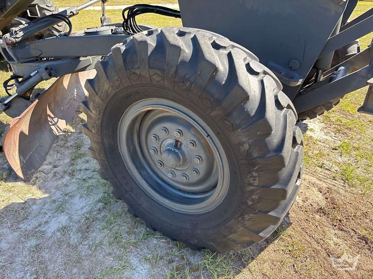1986-deere-570a-image-44