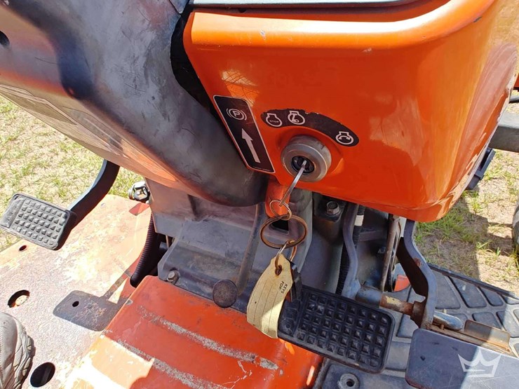 2008-kubota-m5040-image-23