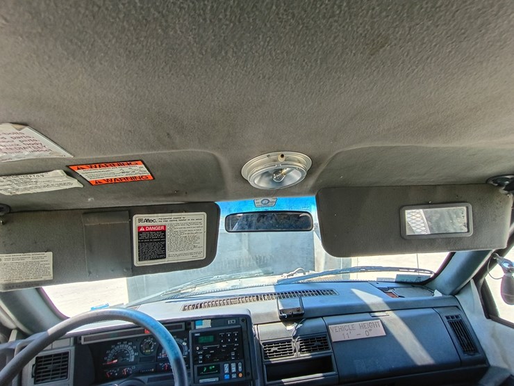 #24215-•-1999-gmc-c7500-bucket-truck-image-66