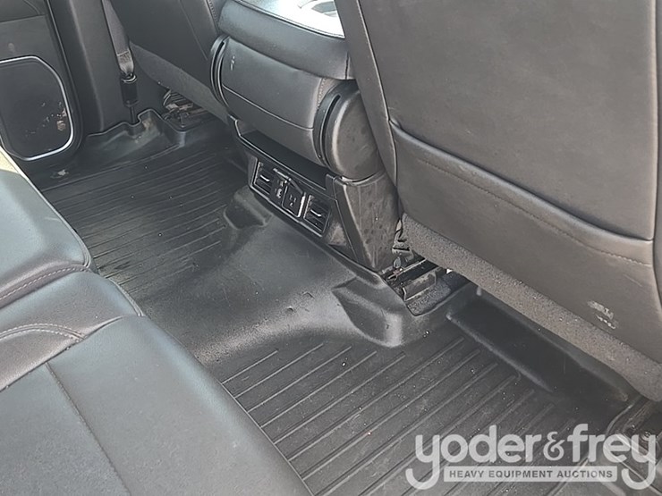 2022-chevrolet-1500-image-26