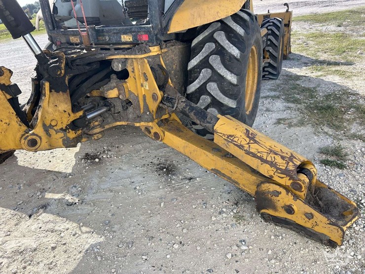 2014-caterpillar-420f-image-17