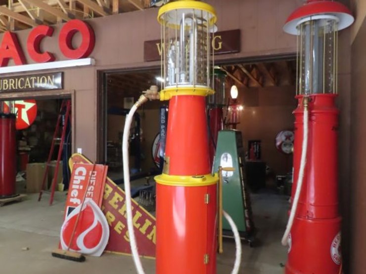 correct-measure-company-10-galloon-upright-visible-gas-pump-with-shell-milk-glass-globe-image-14