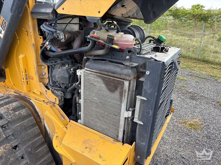 2022-deere-333g-image-16
