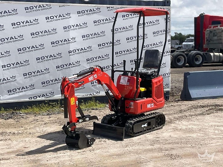 2025-me15-mini-excavator-image-1