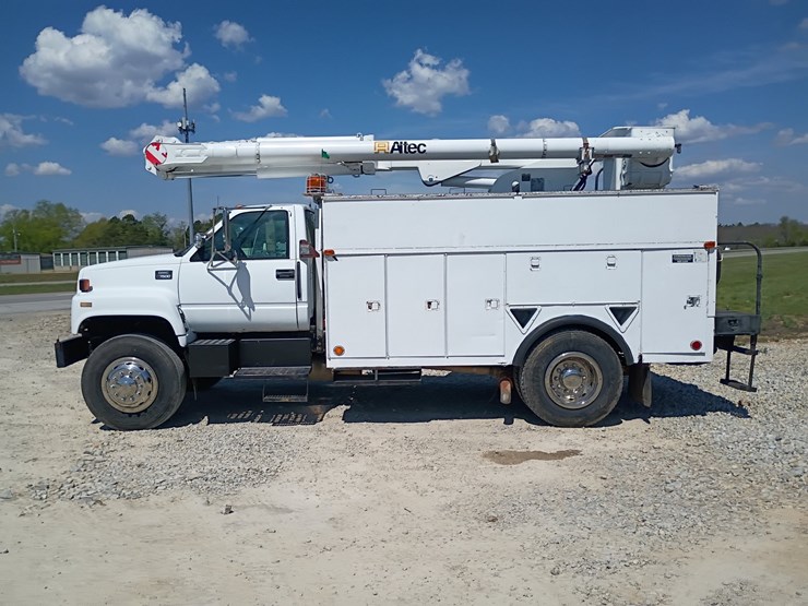 #24215-•-1999-gmc-c7500-bucket-truck-image-3