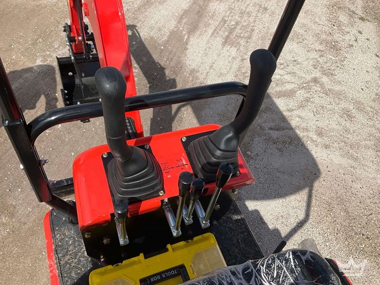 2025-me15-mini-excavator-image-9