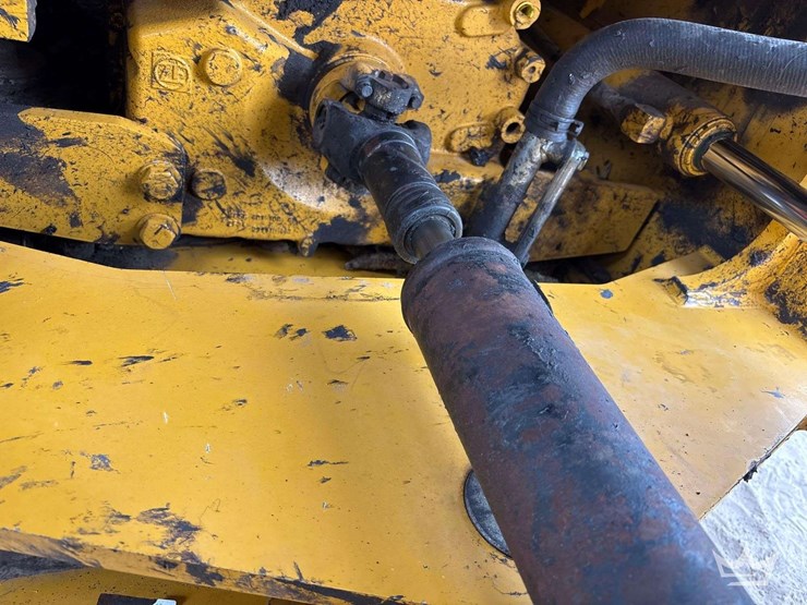 2019-deere-544l-image-42