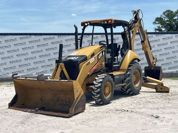 2014-caterpillar-420f-image-1