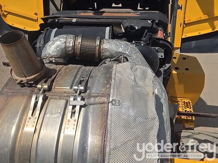 2017-volvo-l220h-image-32