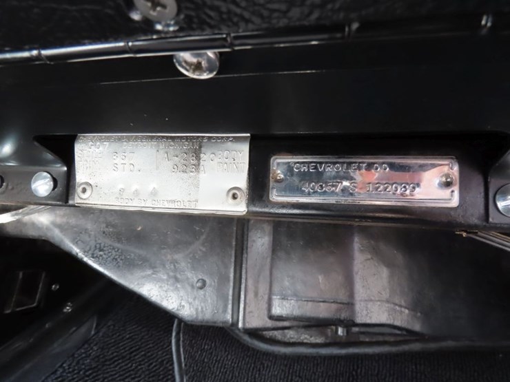 1964-chevrolet-corvette-stingray-roadster-image-23