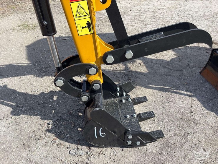 2026-cfg-industrial-h13r-mini-excavator-image-5