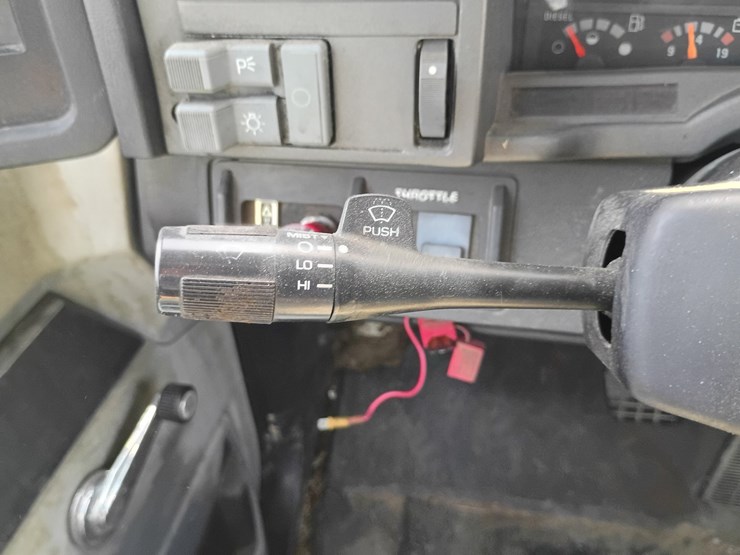 #24215-•-1999-gmc-c7500-bucket-truck-image-57