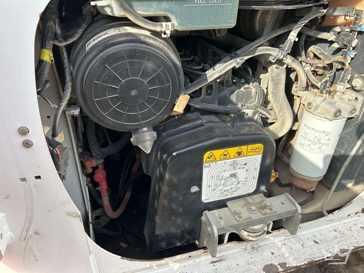 2021-bobcat-t62-image-10