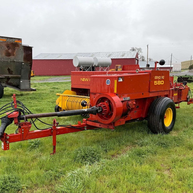 NEW HOLLAND 580