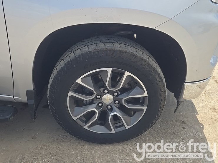 2022-chevrolet-1500-image-11