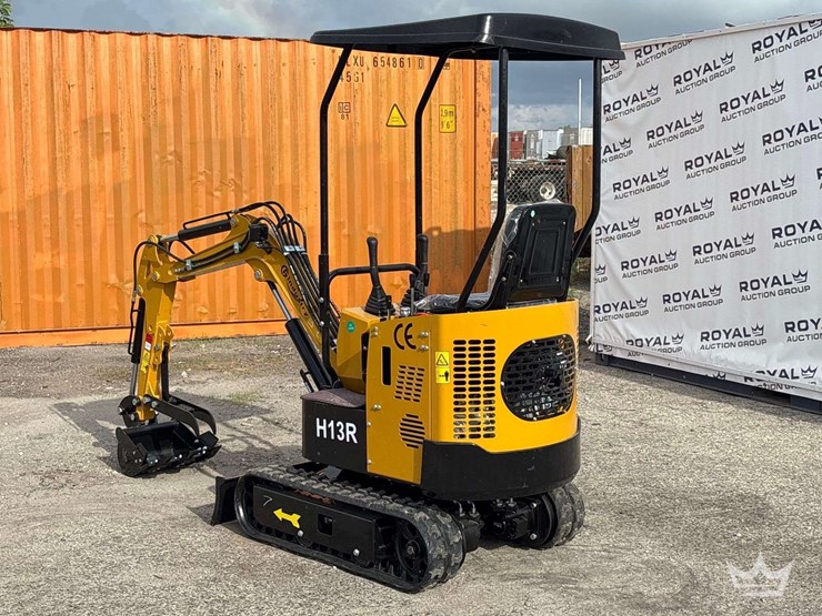 2026-cfg-industrial-h13r-mini-excavator-image-4