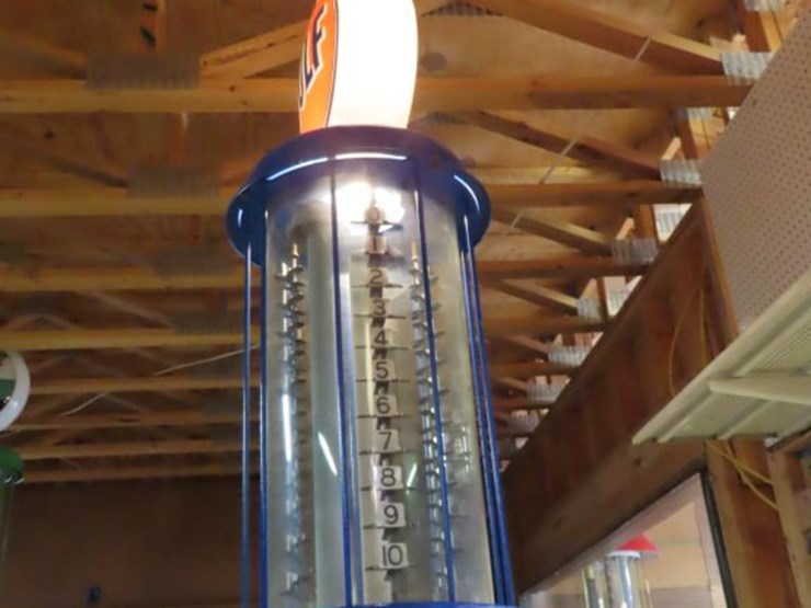 bennett-upright-model-810-upright-visible-10-gallon-gas-pump-with-glass-gulf-globe-image-7