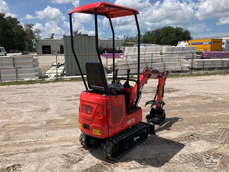 2025-me15-mini-excavator-image-3