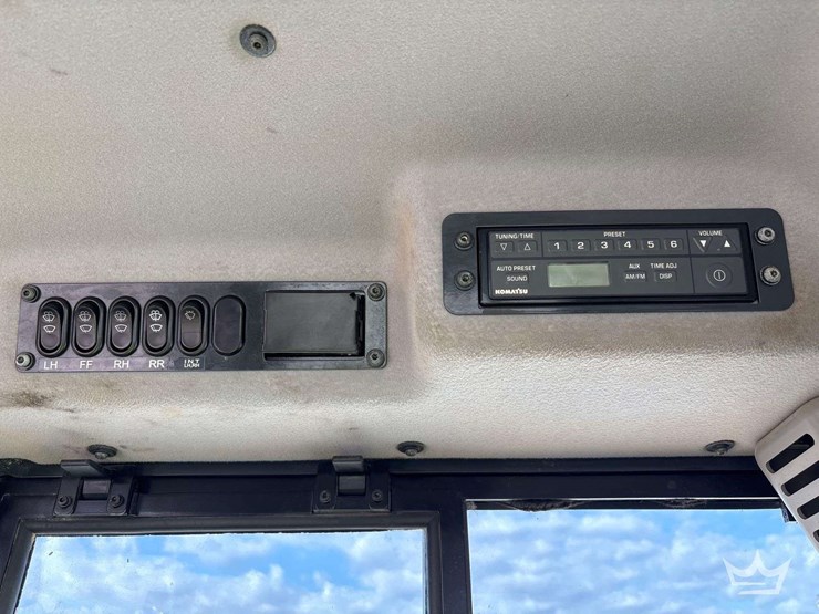 2017-komatsu-d61pxi-24-image-22